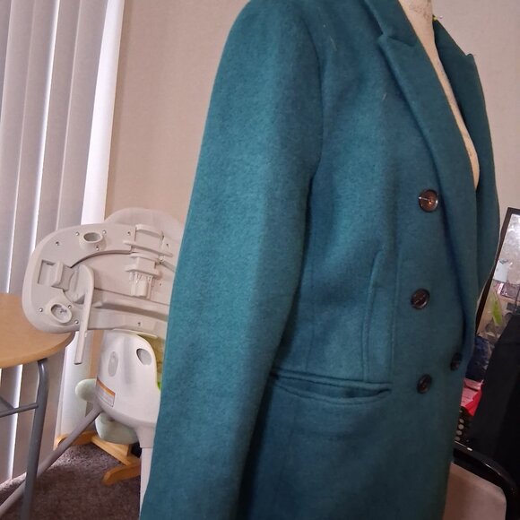 Elegant Emerald Green Double Breasted Wool Blend Long Coat - Picture 3 of 7